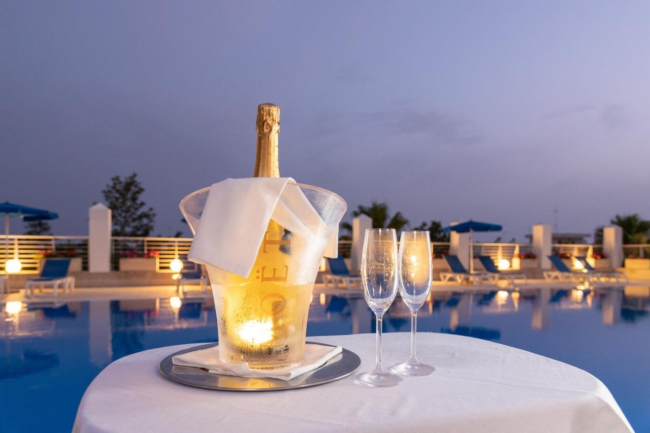 Club Azzurro Hotel&Resort Porto Cesareo Exterior foto