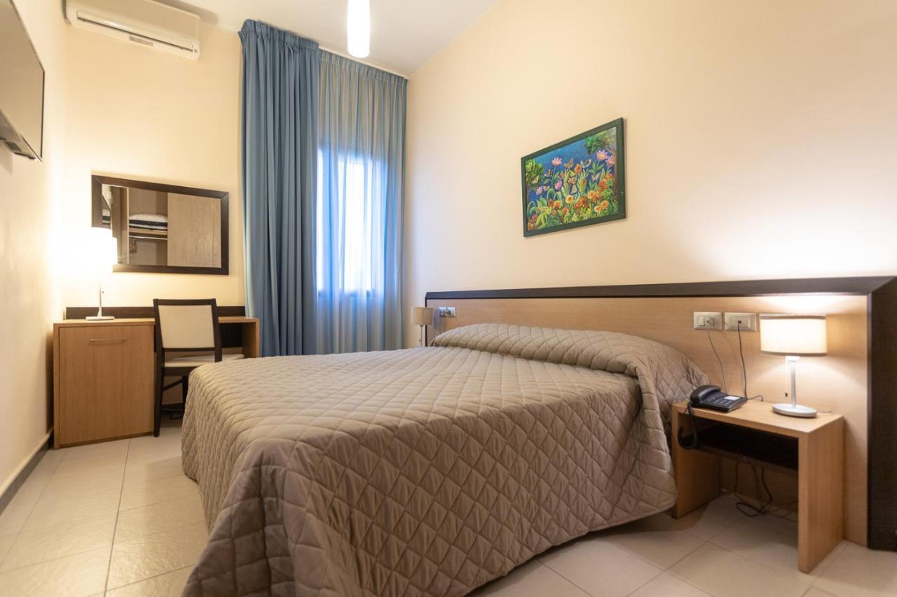 Club Azzurro Hotel&Resort Porto Cesareo Exterior foto