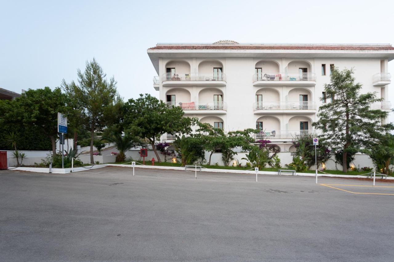 Club Azzurro Hotel&Resort Porto Cesareo Exterior foto